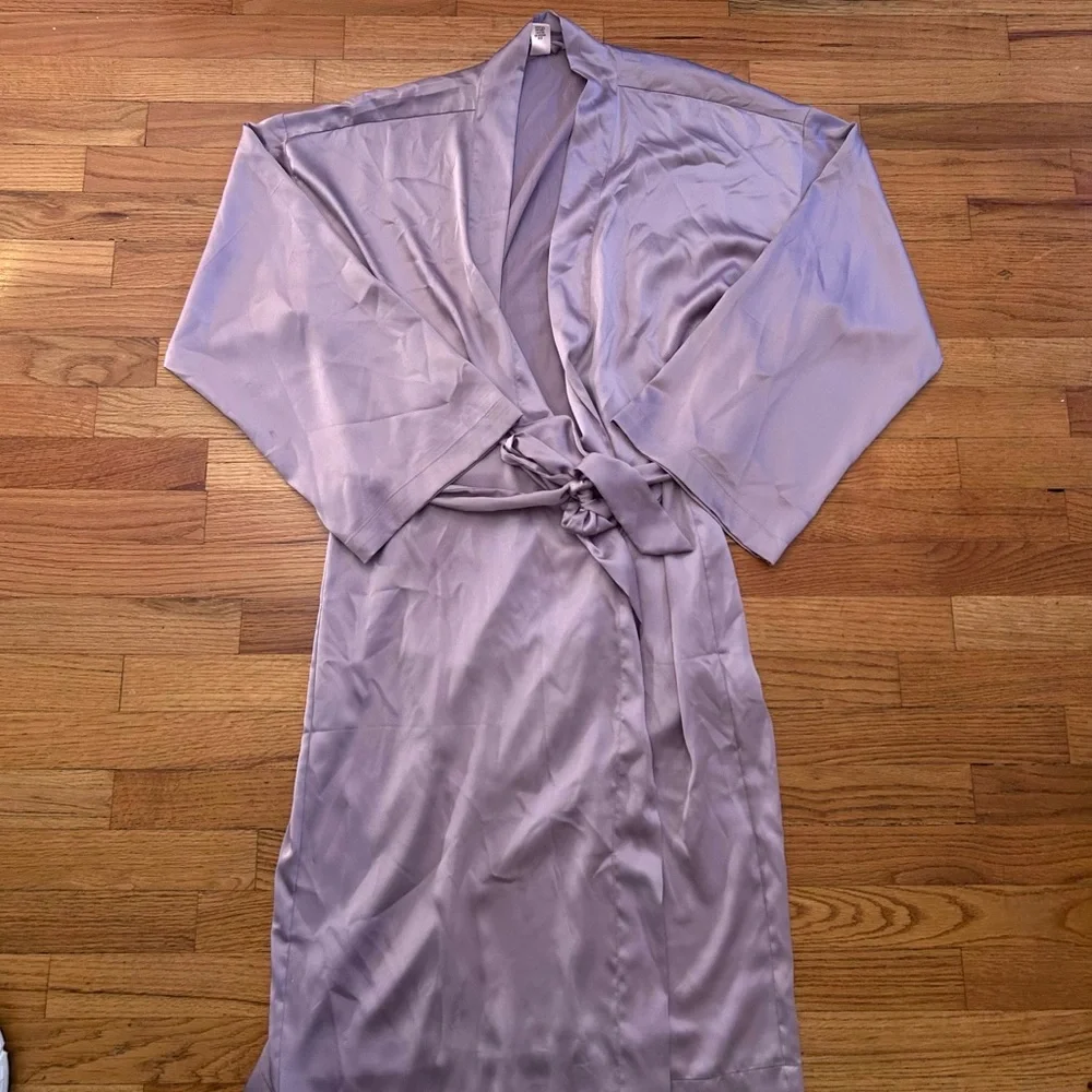 Victoria's Secret Light Purple Satin Robe - Picture 2 of 4